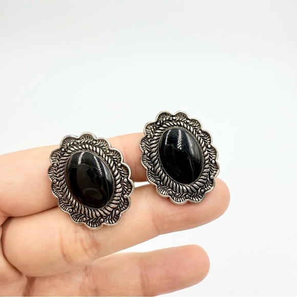 Vintage Silver Tone Onyx Navajo Native American Clip On Earrings - Picture 1 of 3